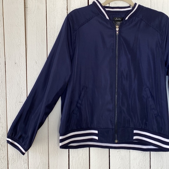 Jacket Justify - Picture 3 of 7